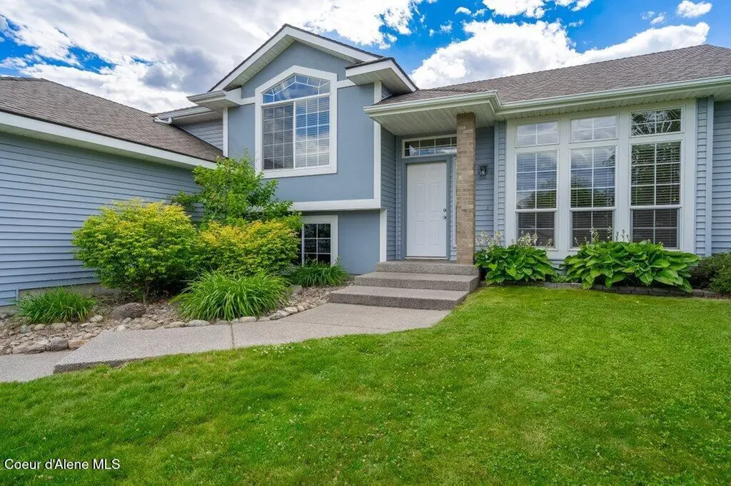 2806 W Blueberry Circle Hayden ID 83835