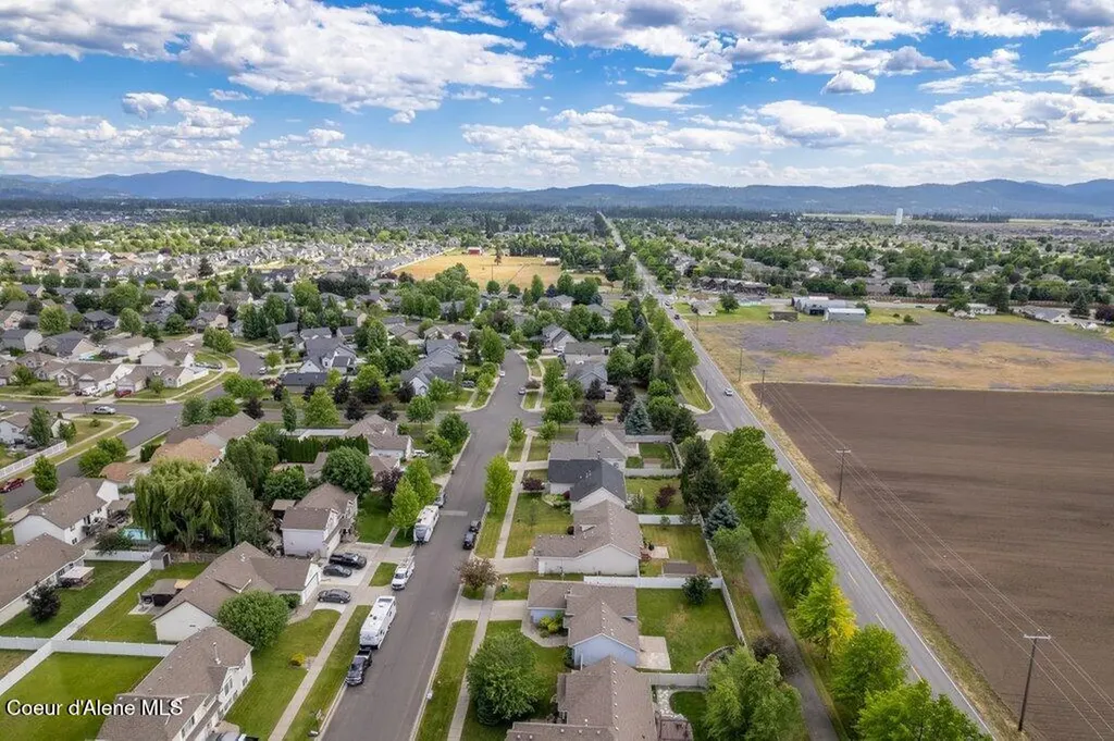 2806 W Blueberry Circle Hayden ID 83835