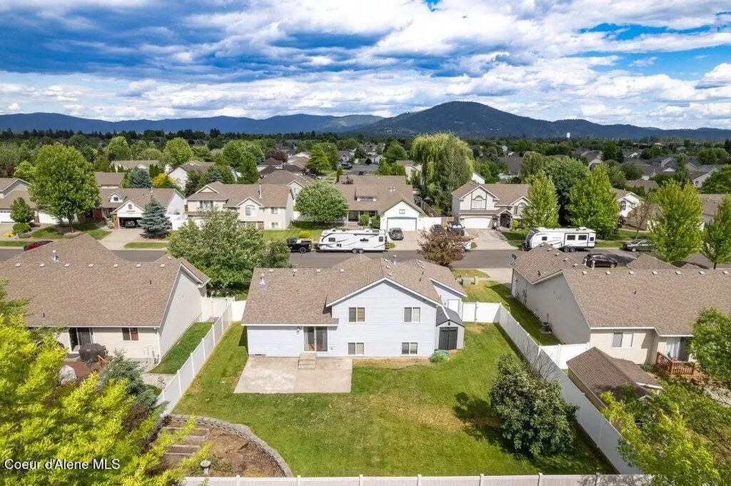 2806 W Blueberry Circle Hayden ID 83835