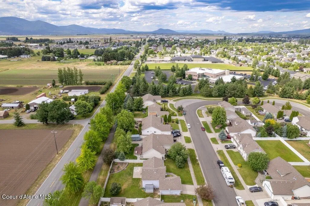 2806 W Blueberry Circle Hayden ID 83835