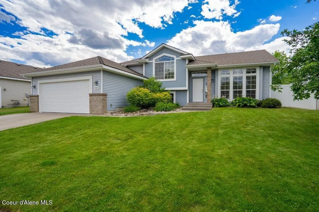 2806 W Blueberry Circle Hayden ID 83835