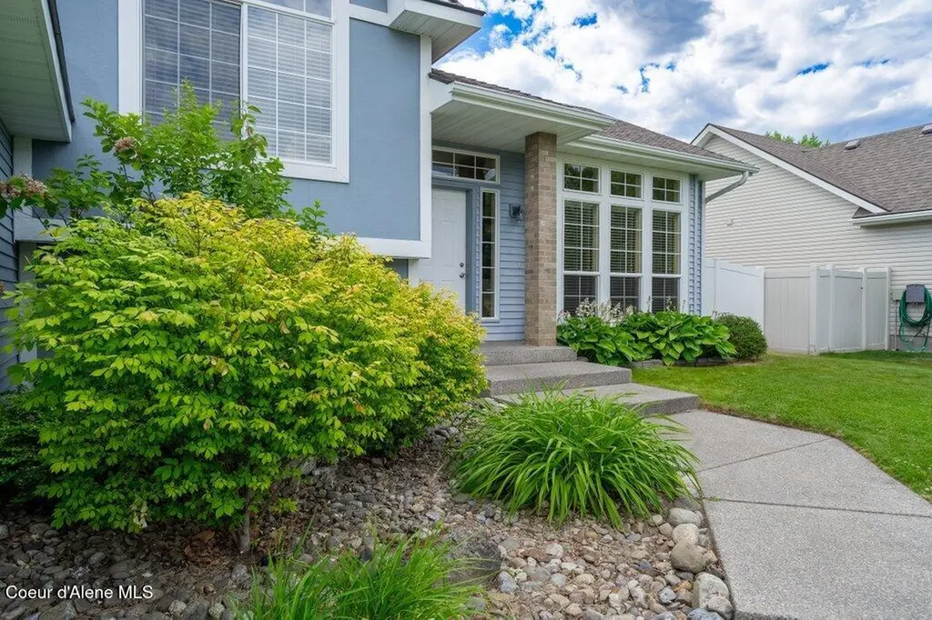 2806 W Blueberry Circle Hayden ID 83835