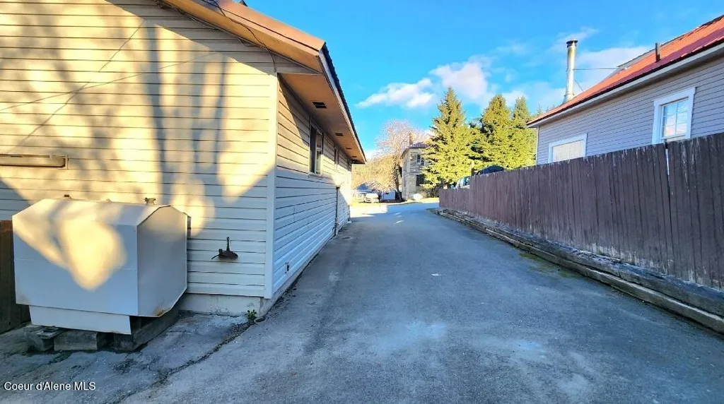 119 S 5th Street St. Maries ID 83861