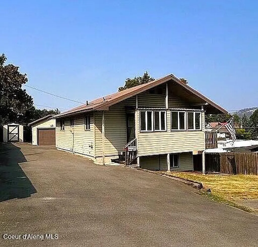 119 S 5th Street St. Maries ID 83861