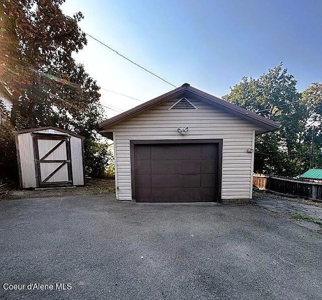 119 S 5th Street St. Maries ID 83861