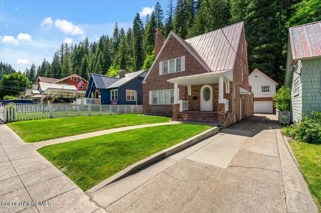 10 King Street Wallace ID 83873
