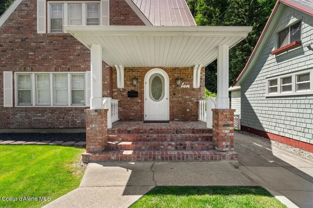 10 King Street Wallace ID 83873