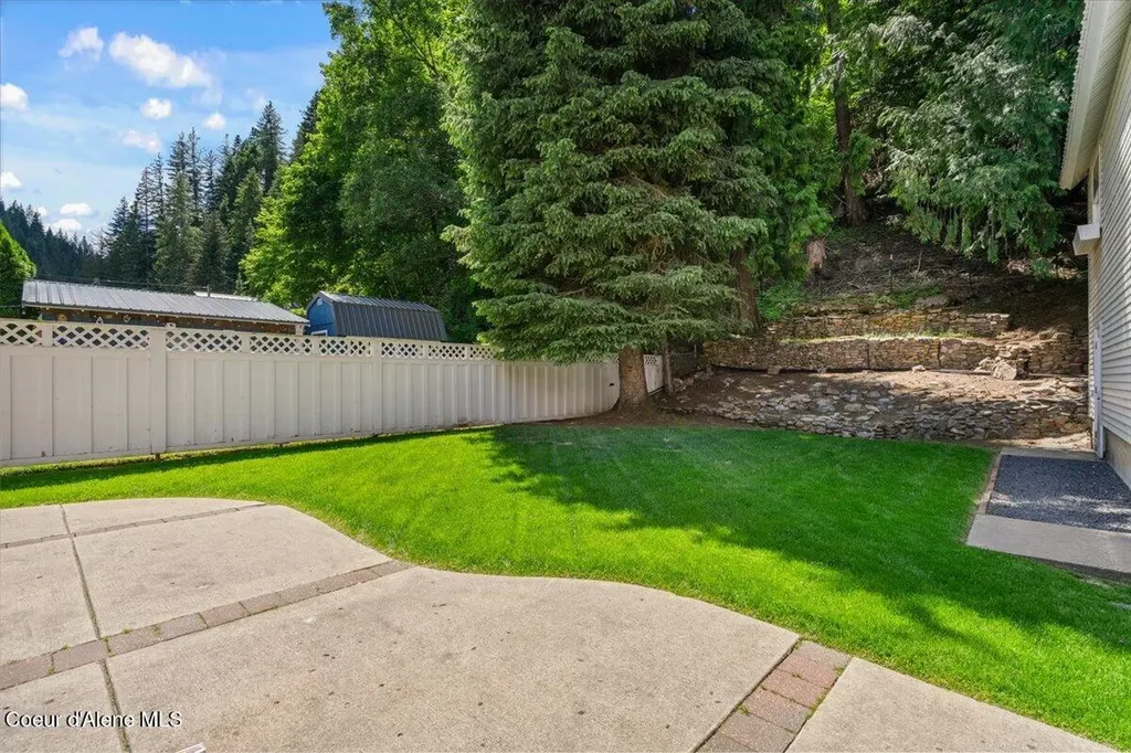 10 King Street Wallace ID 83873