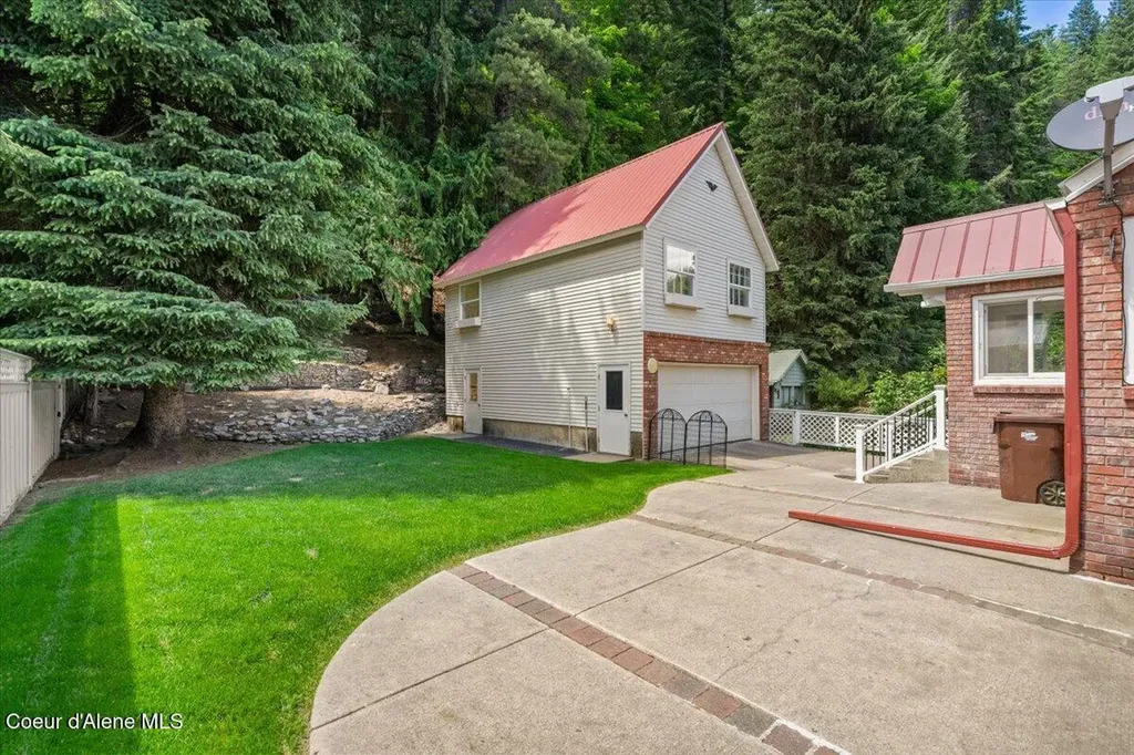 10 King Street Wallace ID 83873