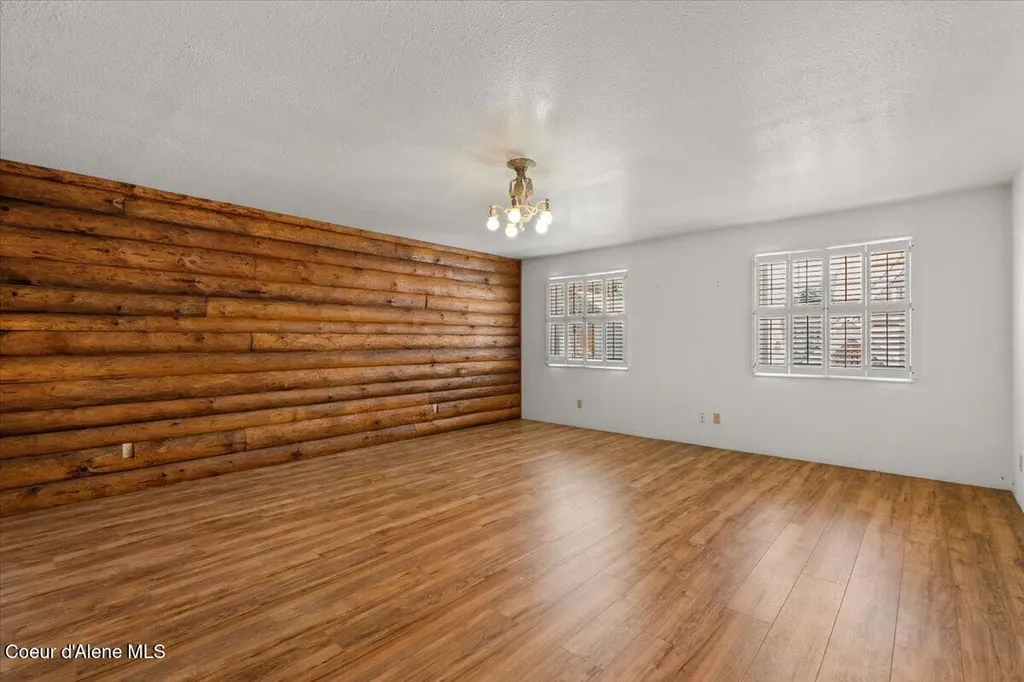 10 King Street Wallace ID 83873