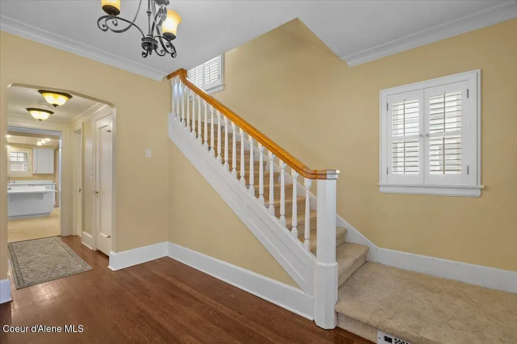 10 King Street Wallace ID 83873
