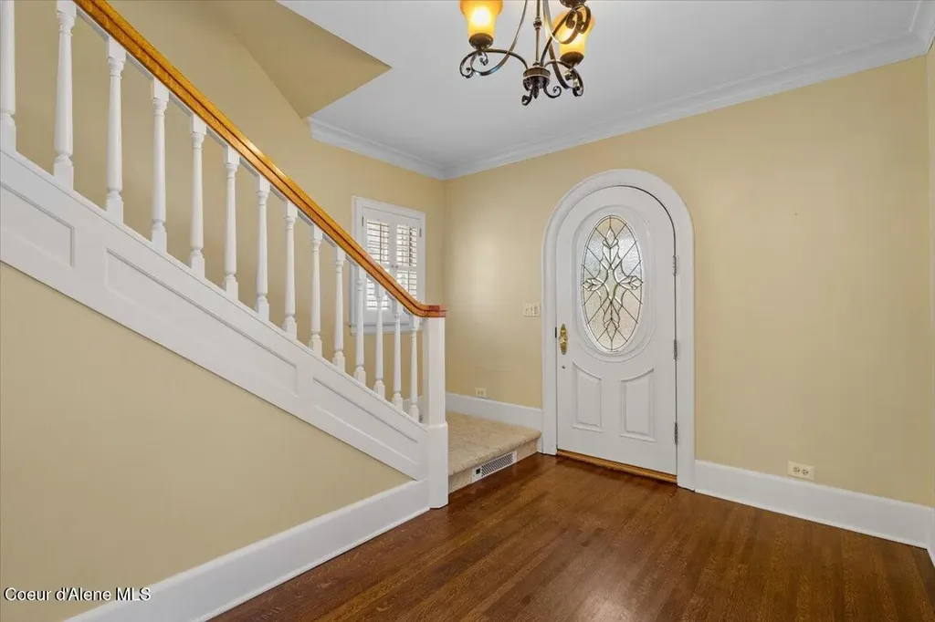 10 King Street Wallace ID 83873