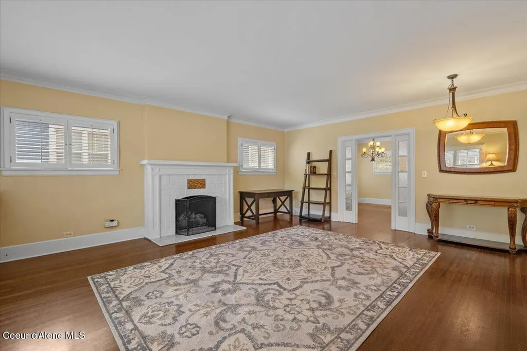 10 King Street Wallace ID 83873