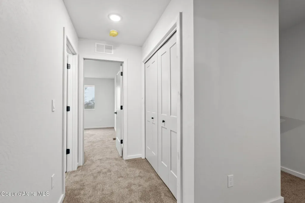 9836 N Laylin Circle Hayden ID 83835