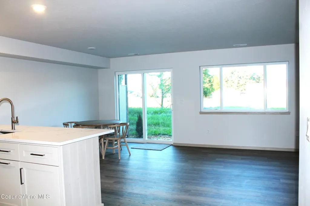 9836 N Laylin Circle Hayden ID 83835