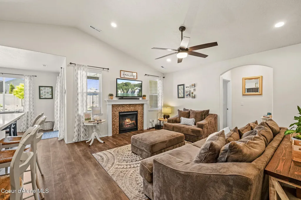 3665 N Croghan Drive Post Falls ID 83854