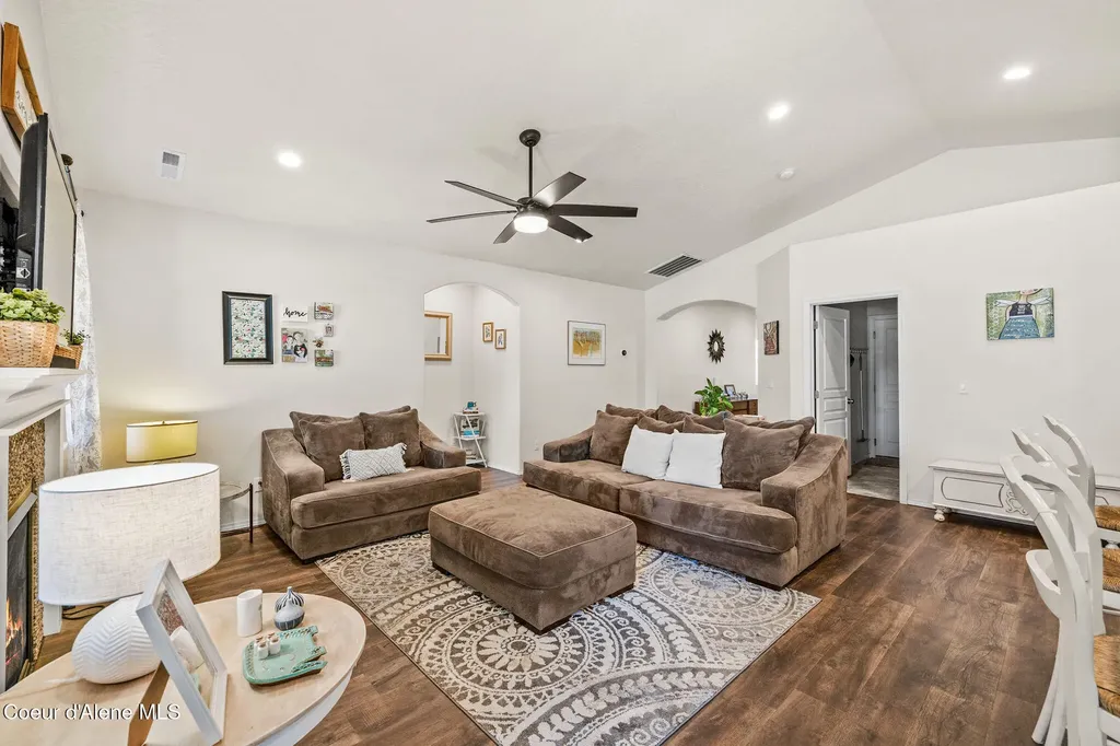 3665 N Croghan Drive Post Falls ID 83854