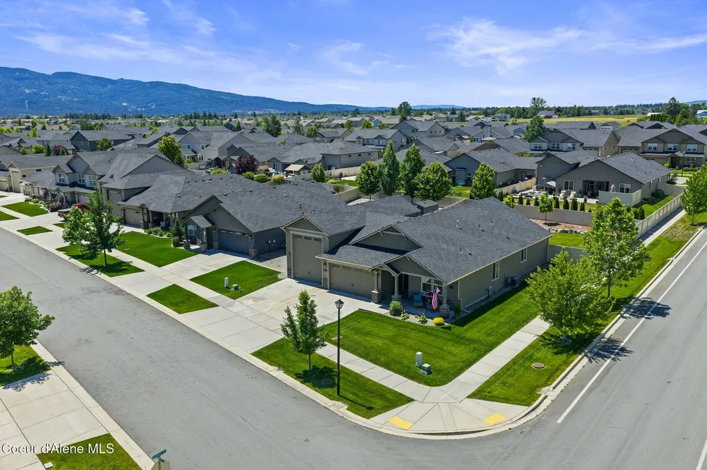 3665 N Croghan Drive Post Falls ID 83854
