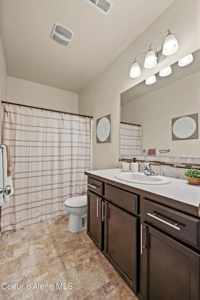 3665 N Croghan Drive Post Falls ID 83854