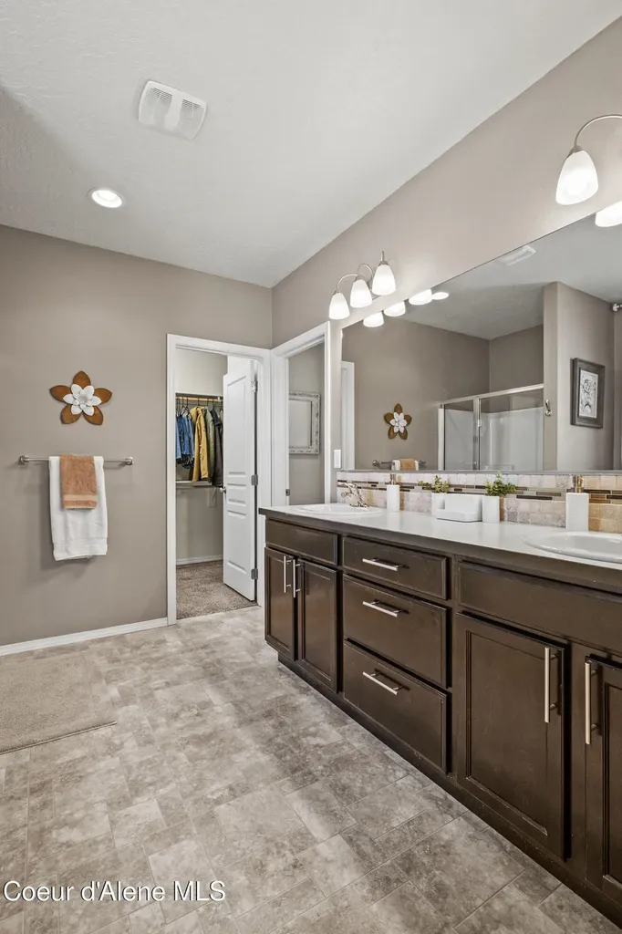 3665 N Croghan Drive Post Falls ID 83854