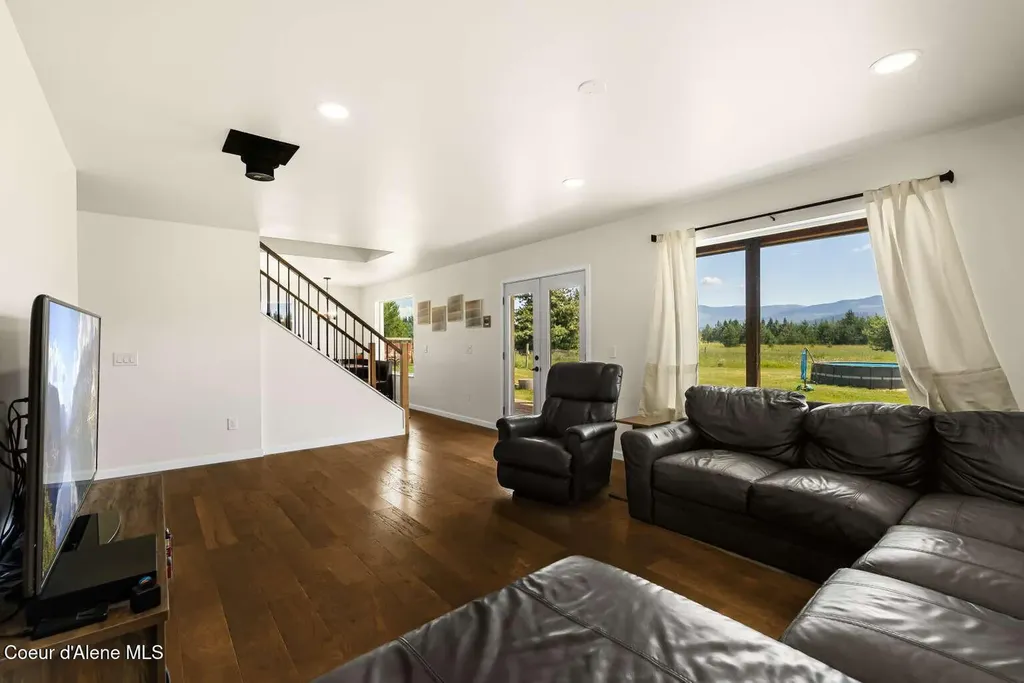2301 Mc Arthur Lake Road Naples ID 83847