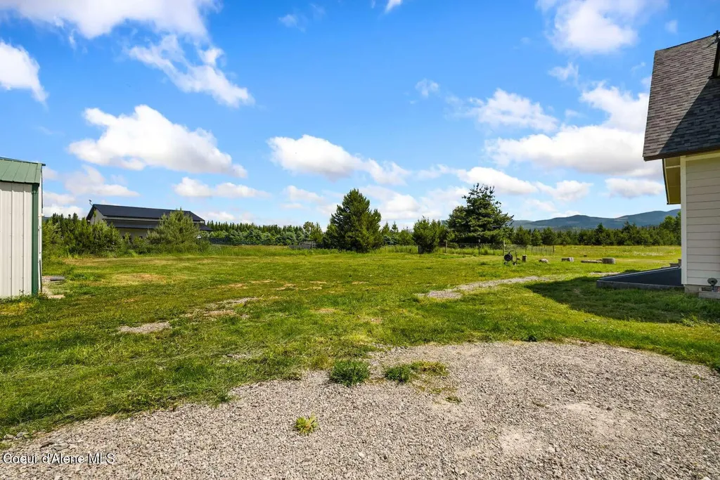 2301 Mc Arthur Lake Road Naples ID 83847