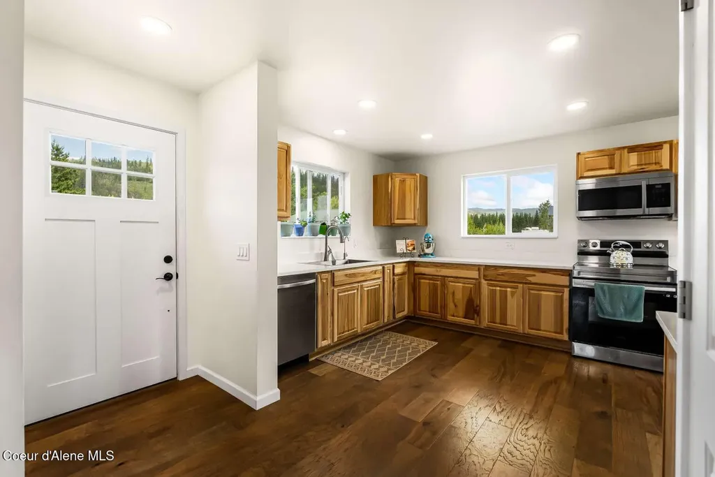 2301 Mc Arthur Lake Road Naples ID 83847