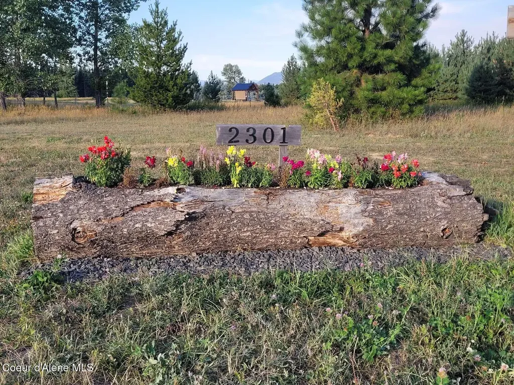 2301 Mc Arthur Lake Road Naples ID 83847