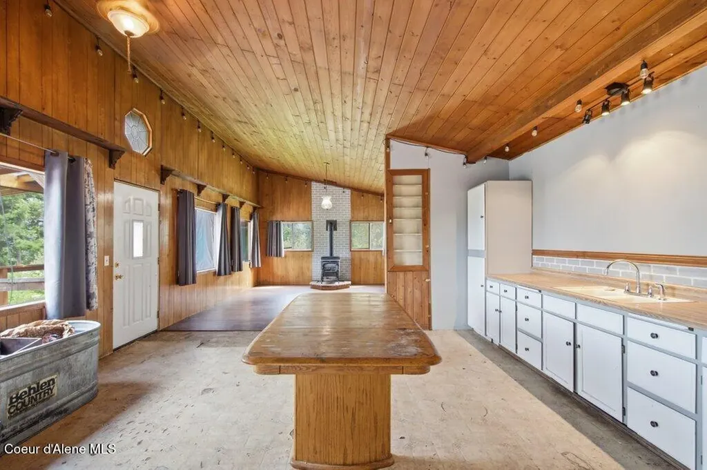 701 Cabin Ridge Road Spirit Lake ID 83869