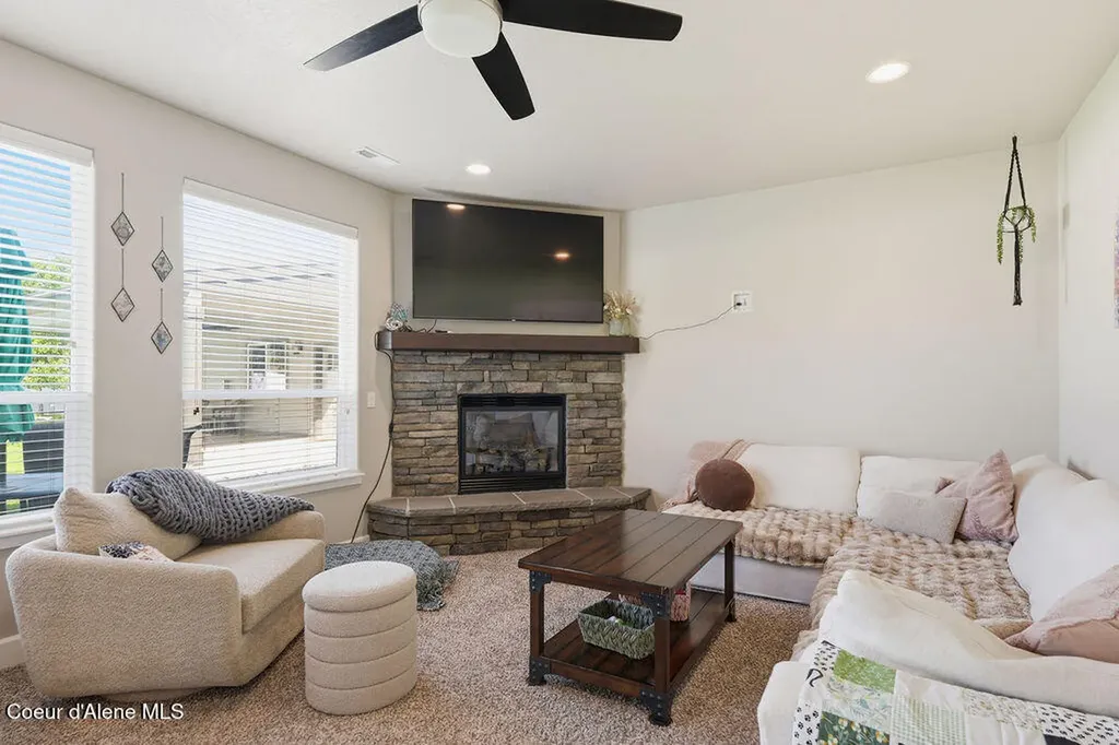 2028 N Ivory Lane Post Falls ID 83854