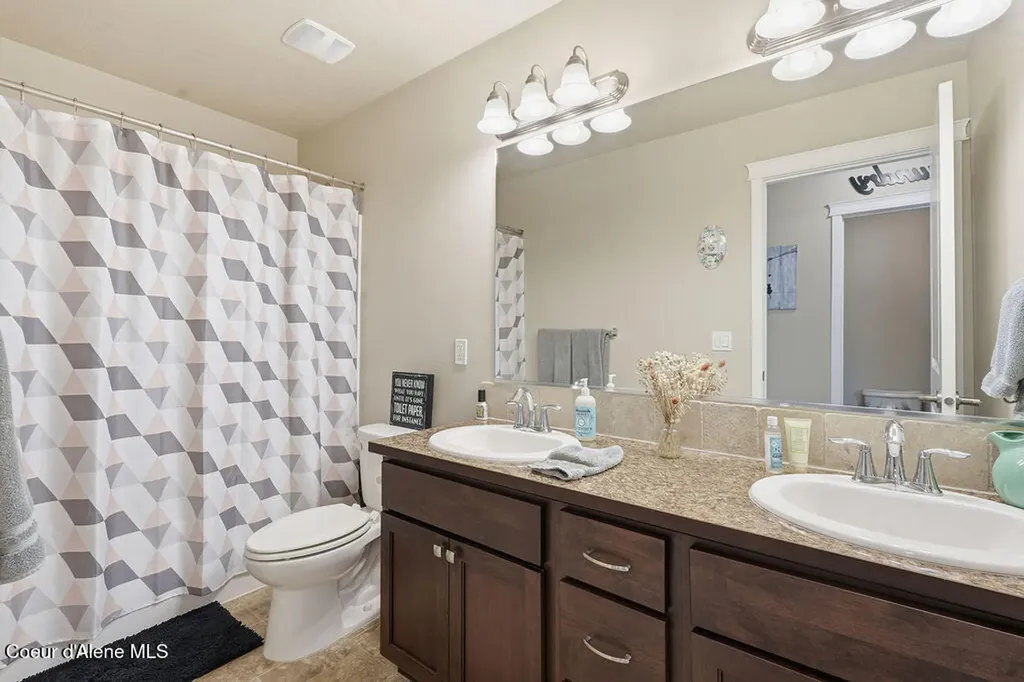 2028 N Ivory Lane Post Falls ID 83854