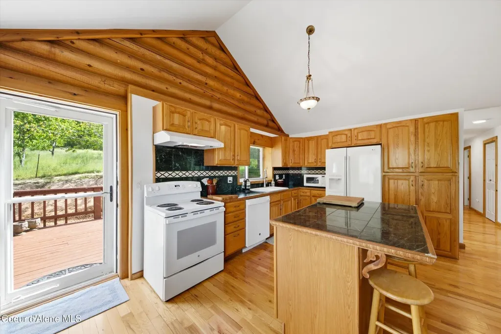 3132 Windfall Pass Road Plummer ID 83851