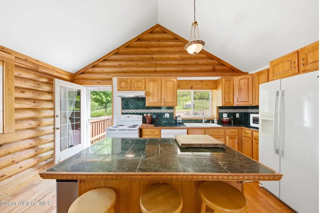 3132 Windfall Pass Road Plummer ID 83851