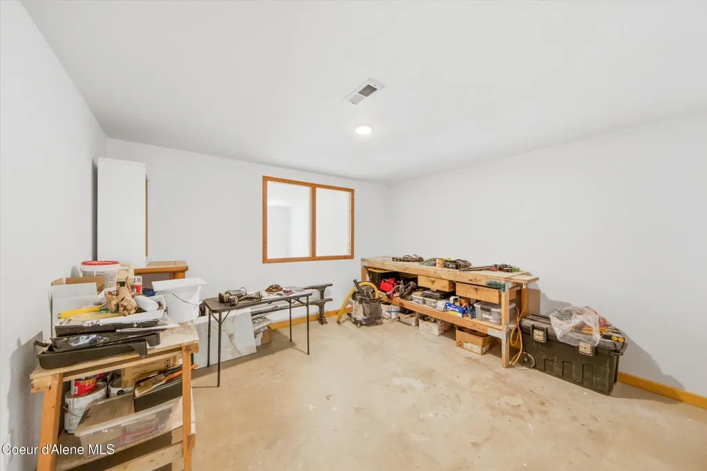 3132 Windfall Pass Road Plummer ID 83851