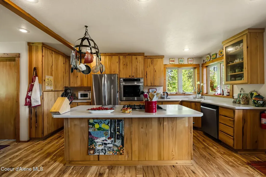 561 Geenen Road Cocolalla ID 83813