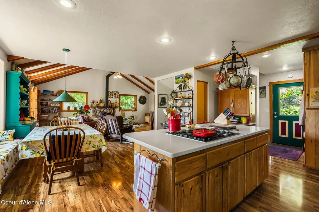 561 Geenen Road Cocolalla ID 83813