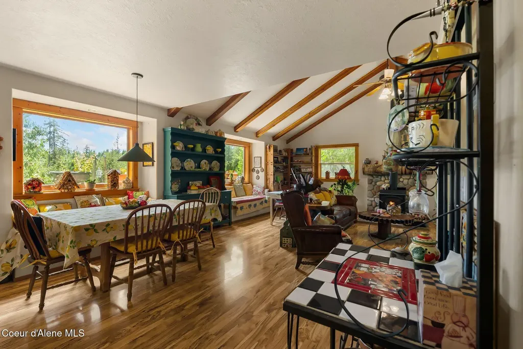561 Geenen Road Cocolalla ID 83813