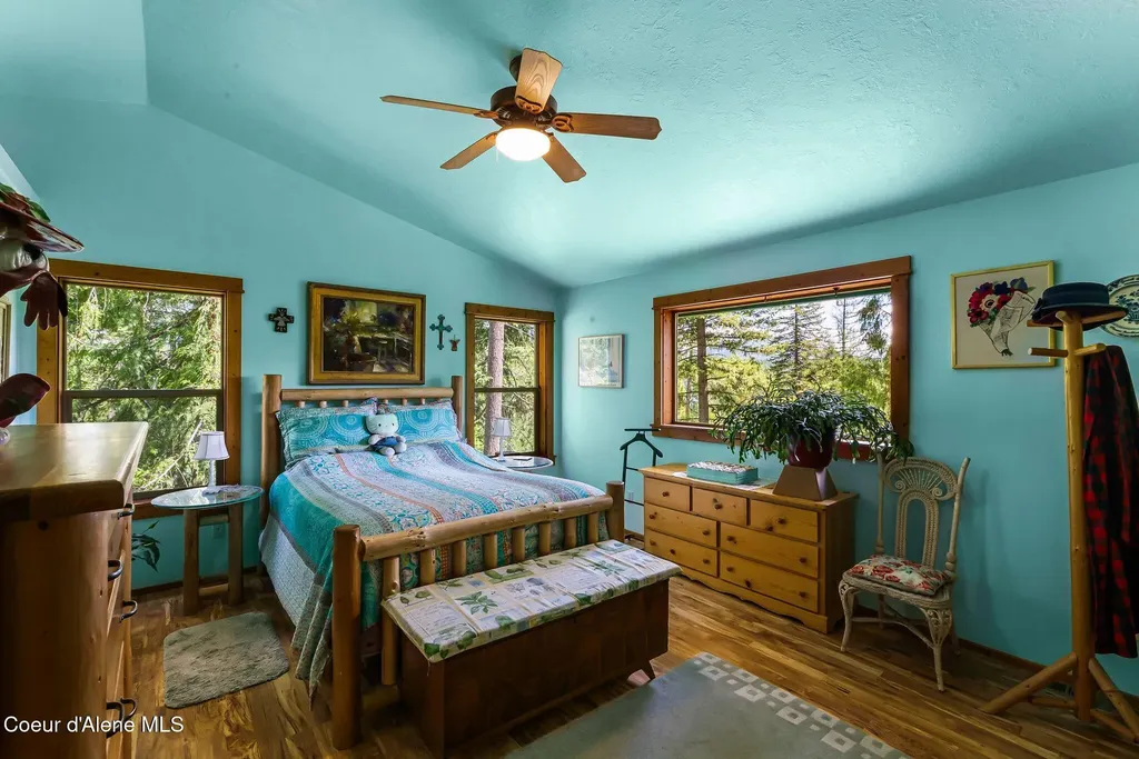 561 Geenen Road Cocolalla ID 83813