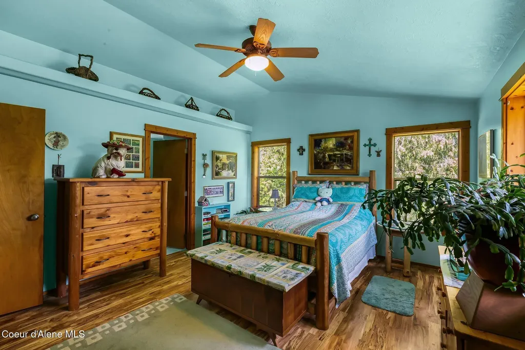 561 Geenen Road Cocolalla ID 83813