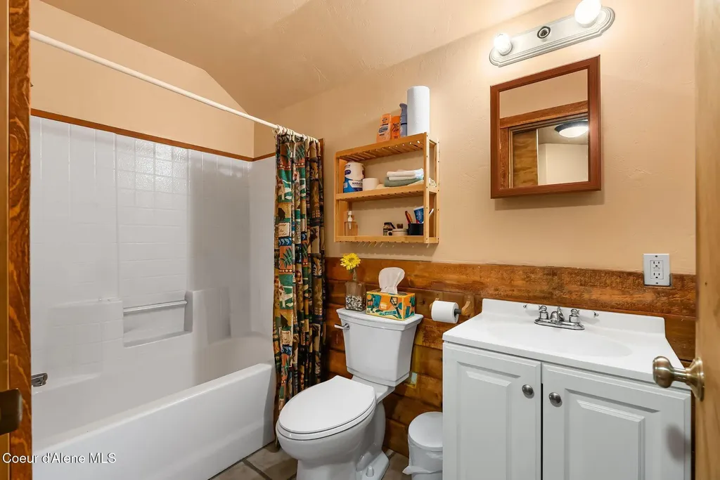 561 Geenen Road Cocolalla ID 83813