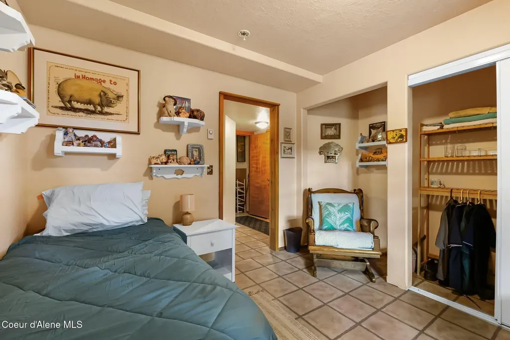 561 Geenen Road Cocolalla ID 83813