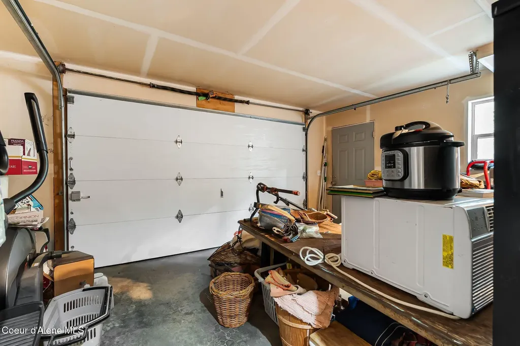 561 Geenen Road Cocolalla ID 83813