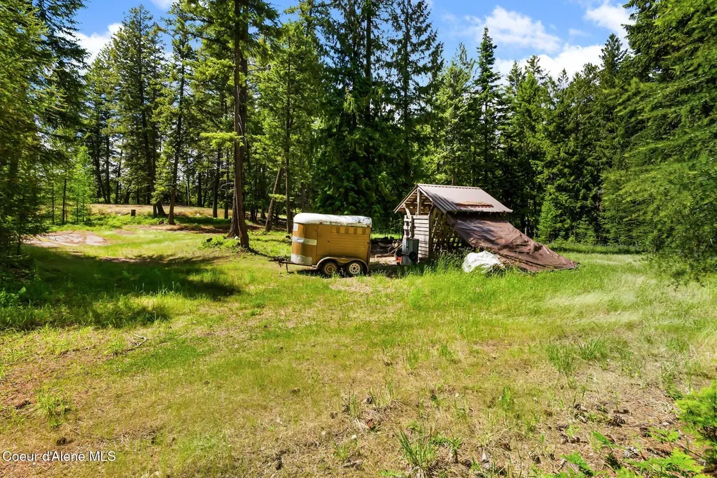 561 Geenen Road Cocolalla ID 83813