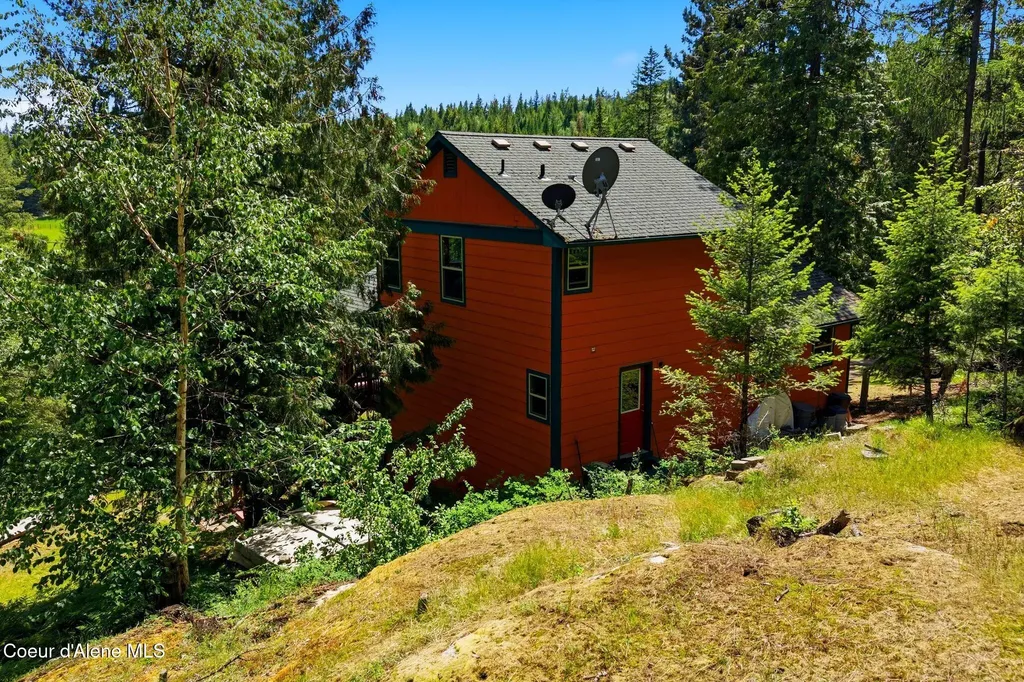 561 Geenen Road Cocolalla ID 83813