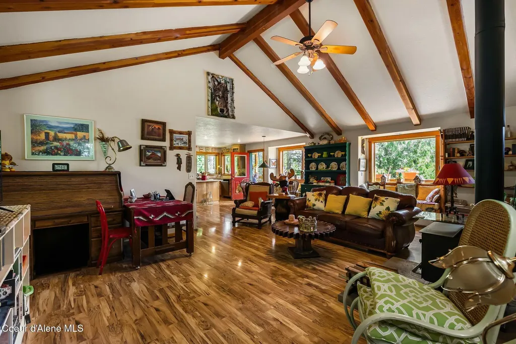 561 Geenen Road Cocolalla ID 83813