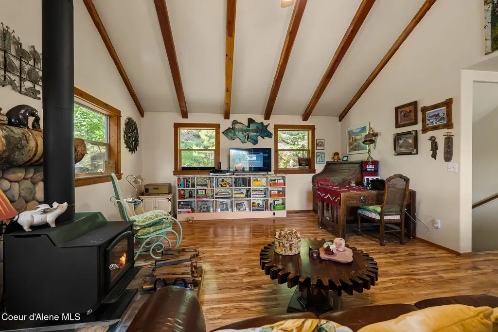 561 Geenen Road Cocolalla ID 83813