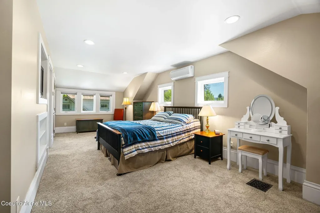 536 Erie Street Sandpoint ID 83864