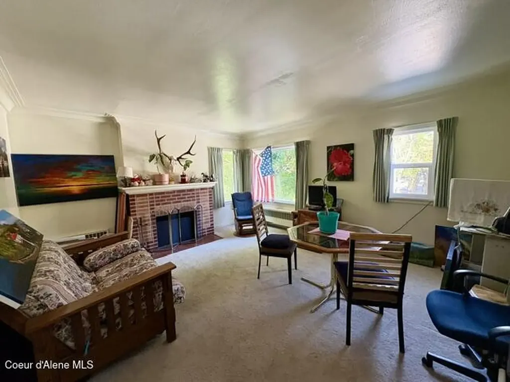 302 2nd Street Wallace ID 83873