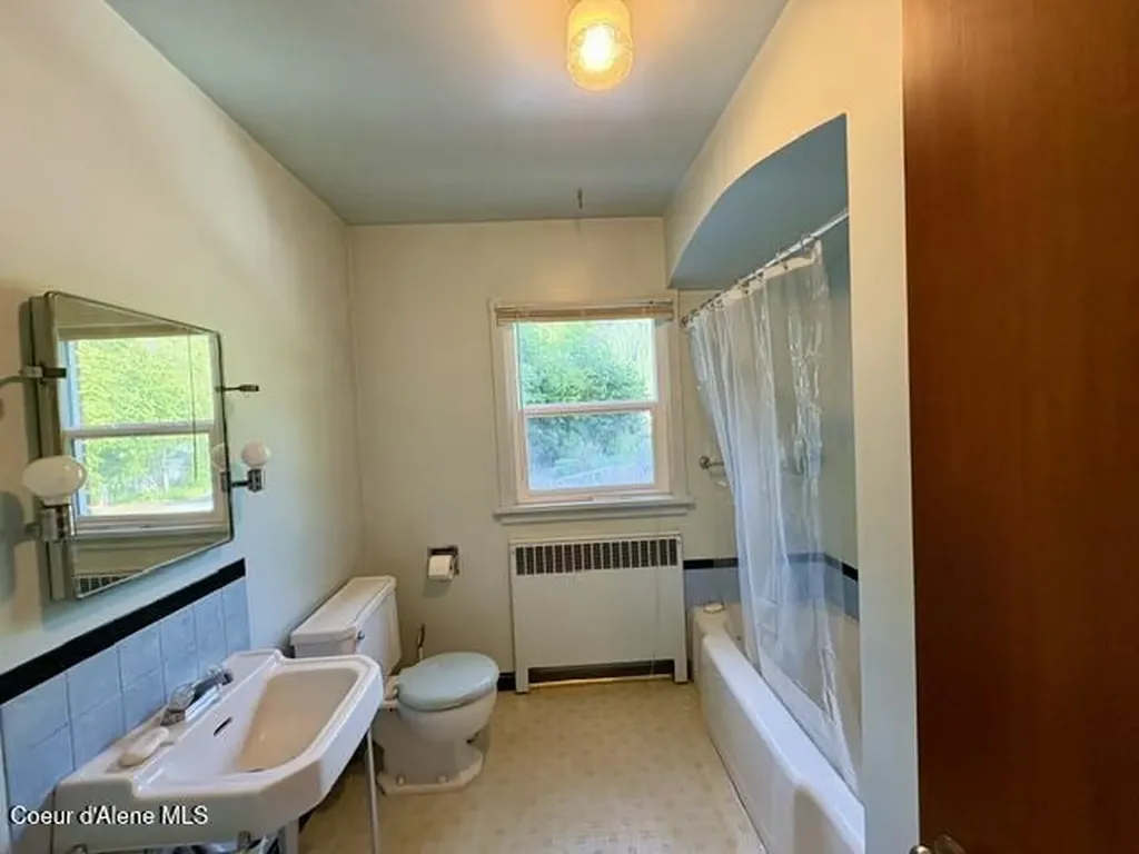 302 2nd Street Wallace ID 83873