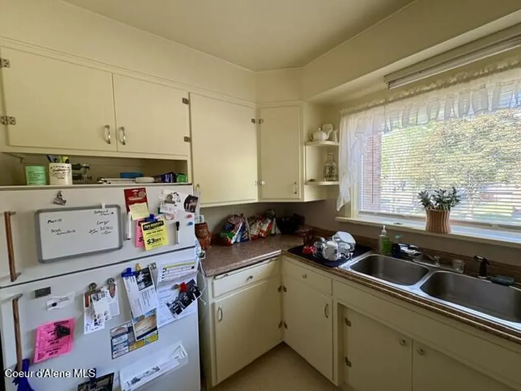 302 2nd Street Wallace ID 83873